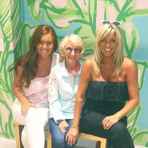 Meet your Posher, Nicolette - Picture 1 of 1